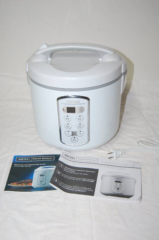 lot 109 image: Slow CookerRice CookerFood Steamer