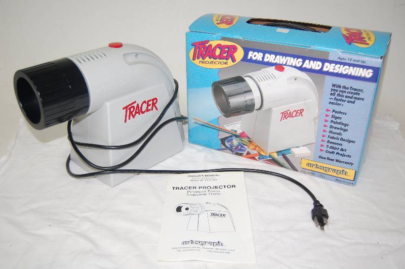 lot 155 image: Tracer Projector