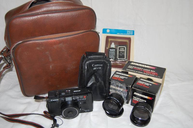 lot 164 image: Cannon Camera