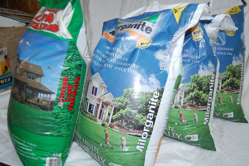 lot 168 image: Bags of Fertilizer