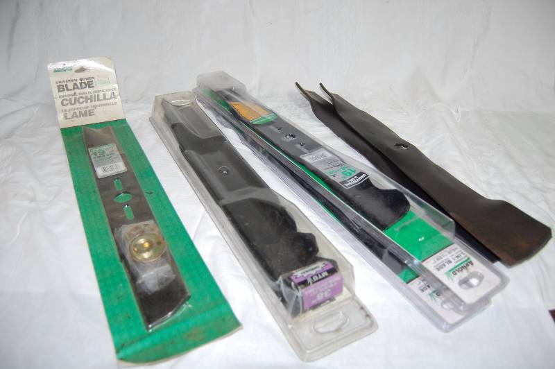 lot 178 image: Misc Mower Blade