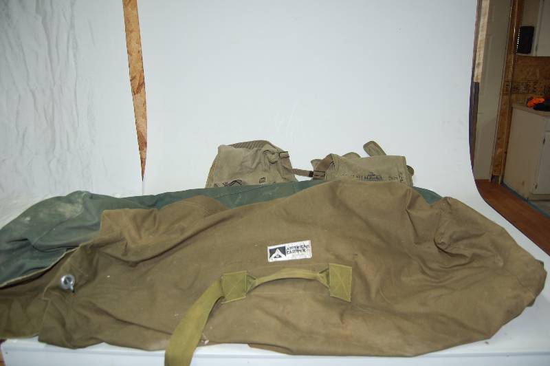 lot 206 image: Canvas Bags