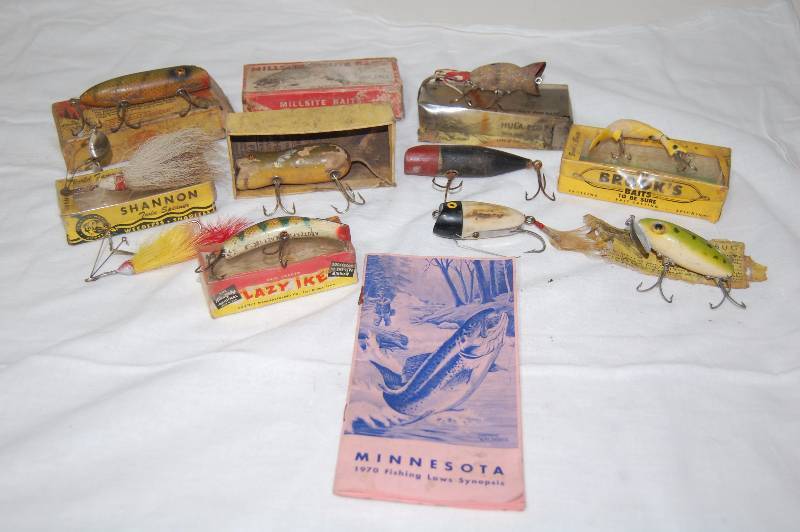 lot 210 image: Misc Wood and Plastic Lures and More