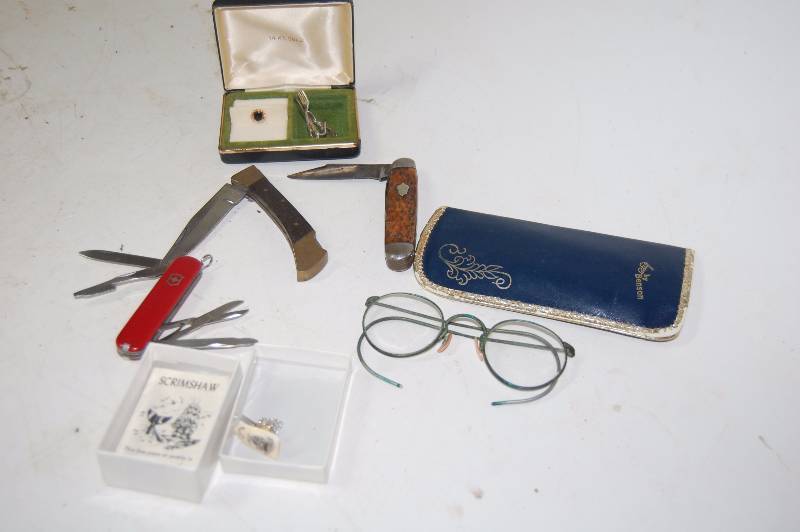 lot 207 image: Pocket Knives, Tie Pins, and Vintage Spectacles