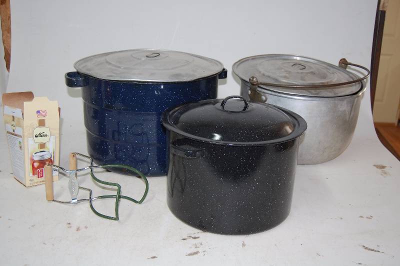 lot 239 image: Canning Pot and Jar Grabber