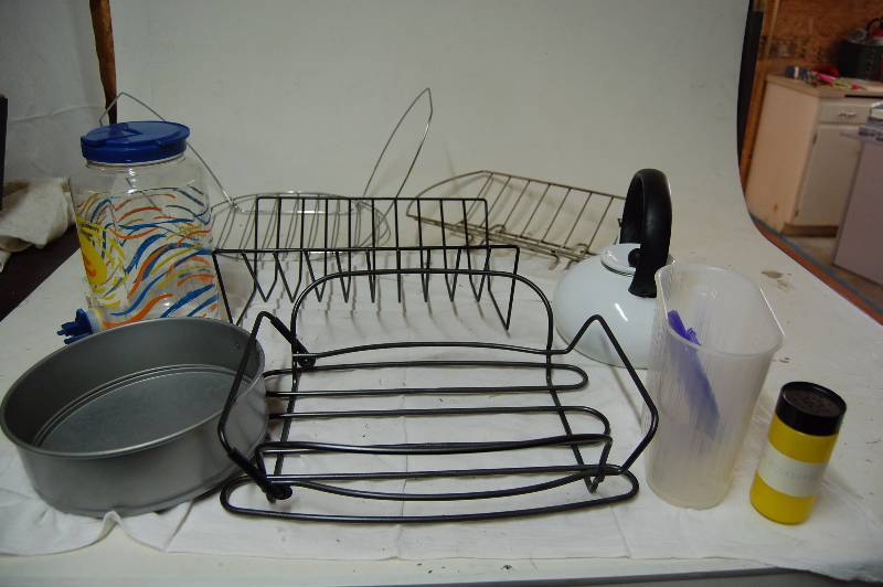 lot 252 image: Misc Kitchen Lot