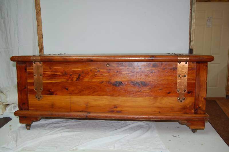 lot 272 image: Cedar Chest