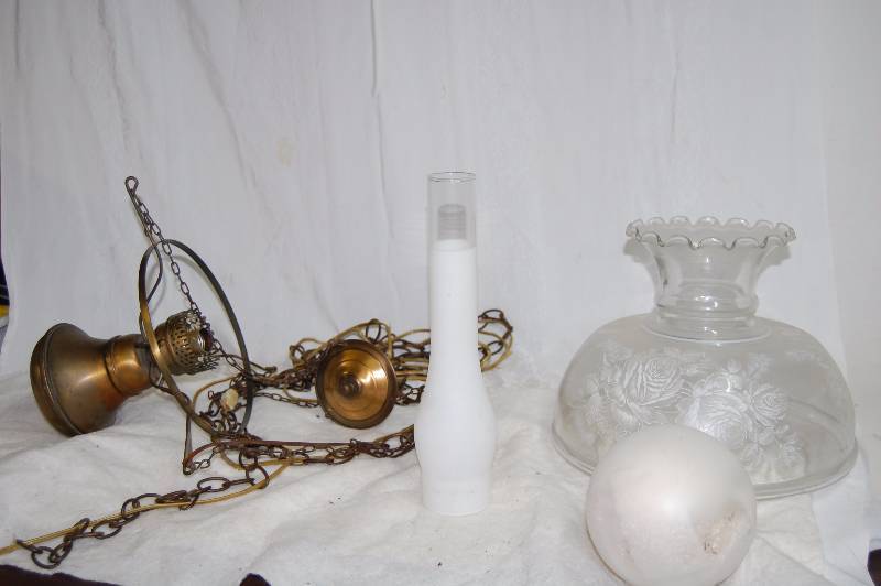 lot 281 image: Etched Glass Chandelier