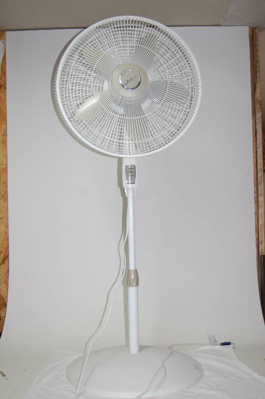 lot 286 image: Pedestal Fan