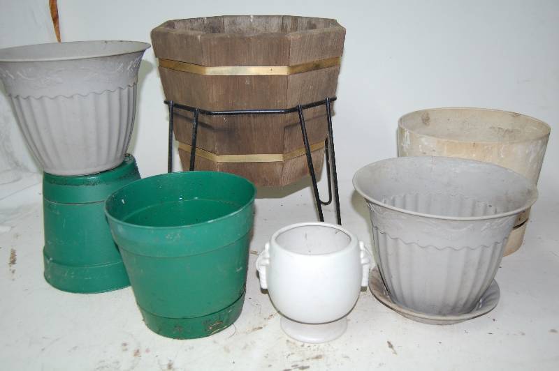 lot 306 image: Planters