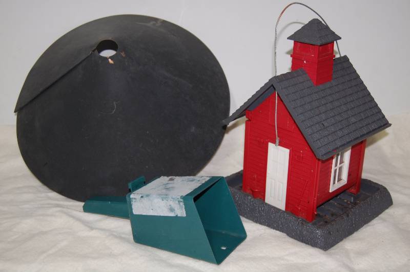 lot 307 image: School House Bird Feeder