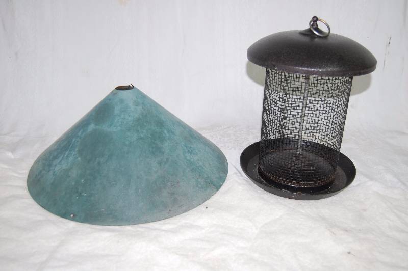 lot 308 image: Steel Bird Feeder with Squirrel Shroud