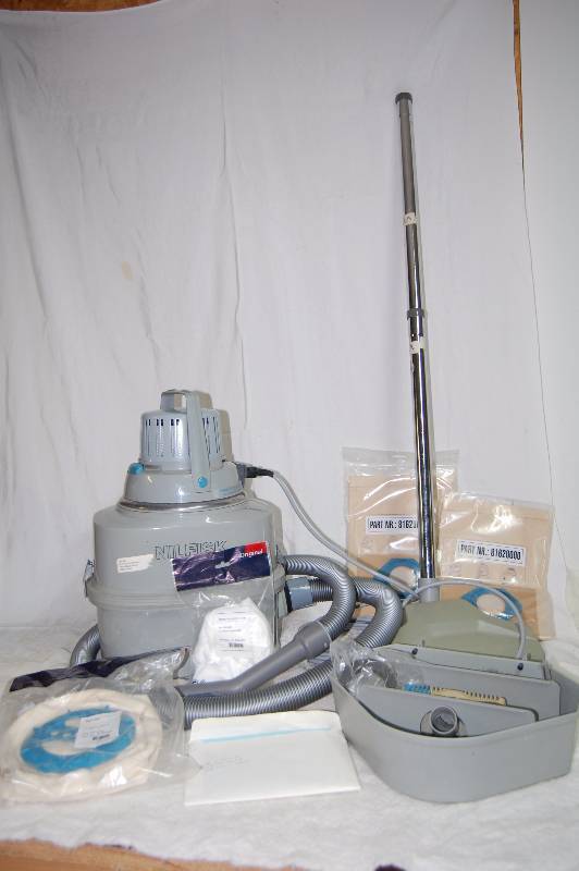 lot 316 image: Vacuum Cleaner