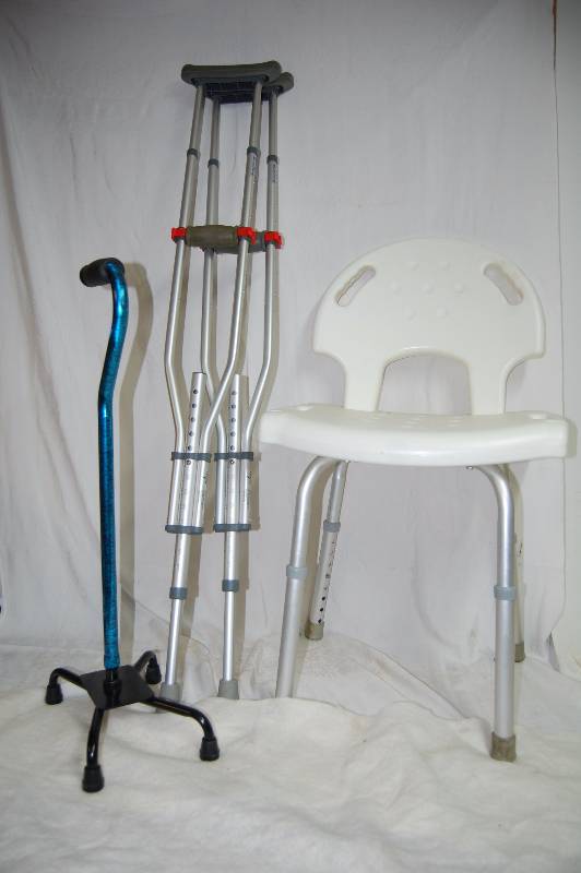 lot 319 image: Walking Aids and Bath Saftey Chair