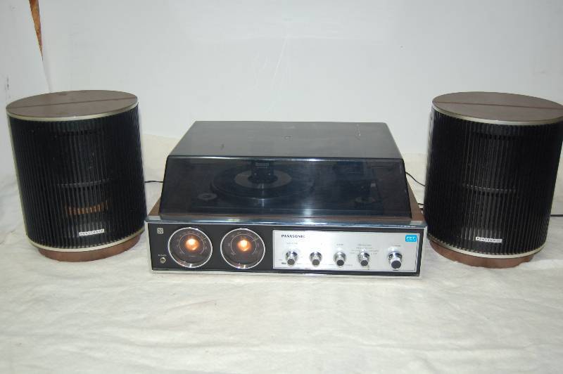 lot 323 image: Record Player and Speakers