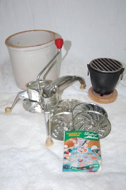 lot 324 image: Crock and More