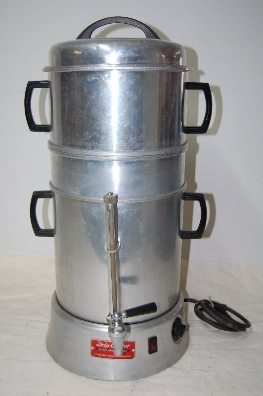 lot 354 image: Kitchenwares