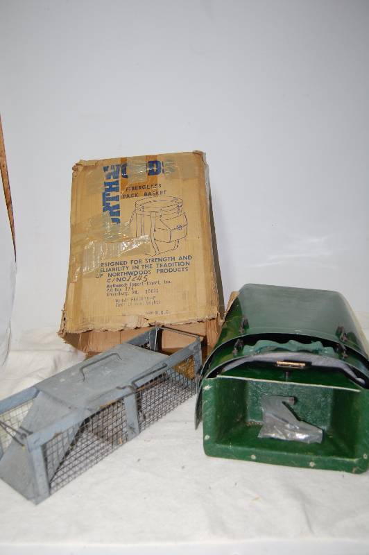 lot 378 image: Live Trap and Trappers Pack Basket