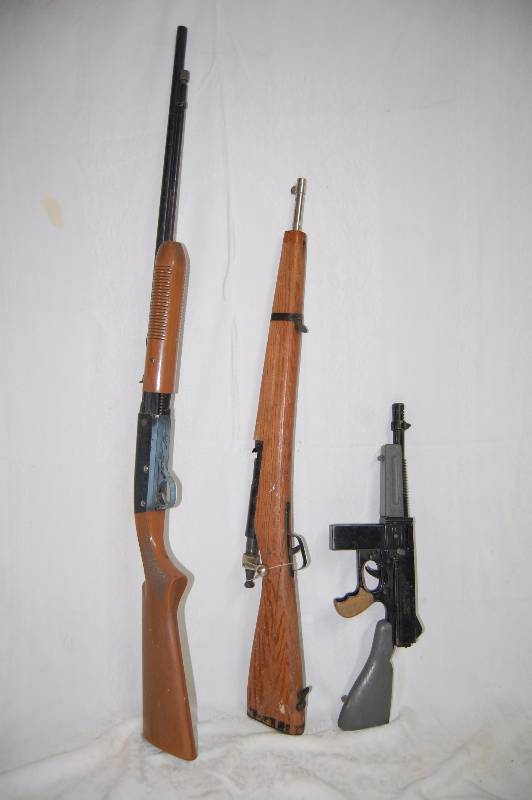 lot 379 image: Toy Guns