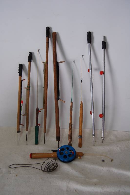lot 381 image: Ice Fishing Gear