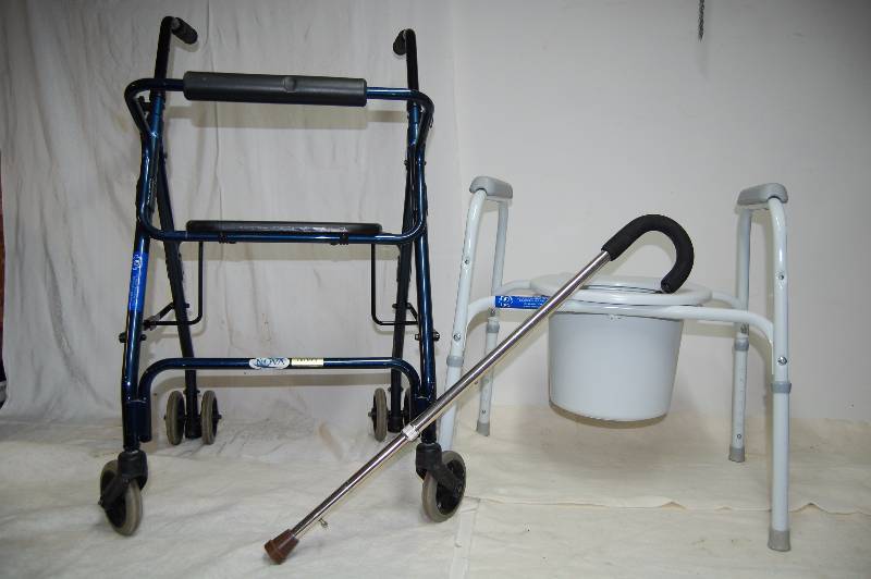 lot 398 image: Medical Supplies