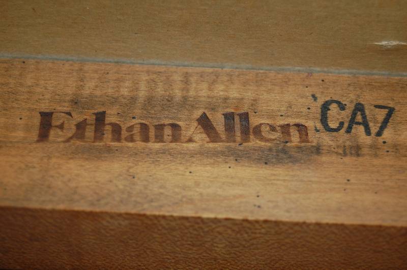 lot 2 image: Ethan Allen Table and Chairs