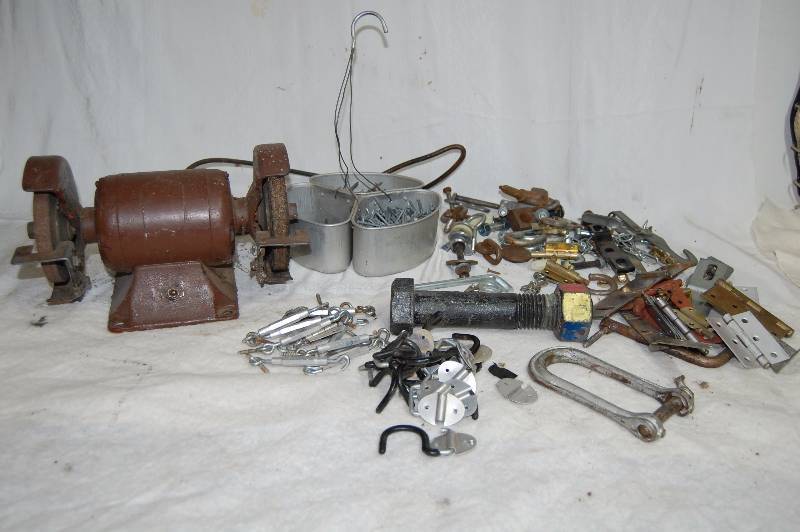 lot 400 image: Hardware and Electric Grinder