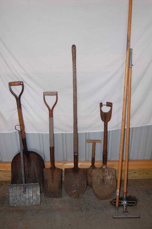lot 414 image: Yard Tools and More