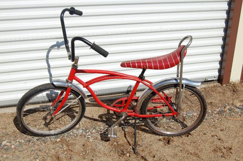 lot 435 image: Schwinn Boys Bike