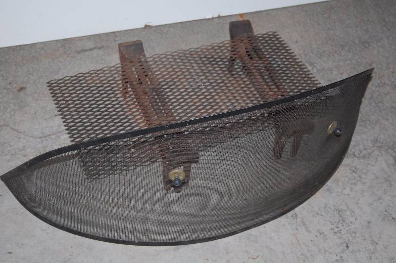 lot 437 image: Fireplace Log Holder with Screen