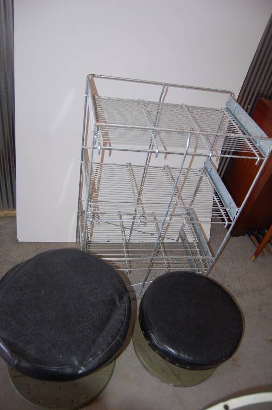 lot 447 image: Home Made Stools and Wire Rack