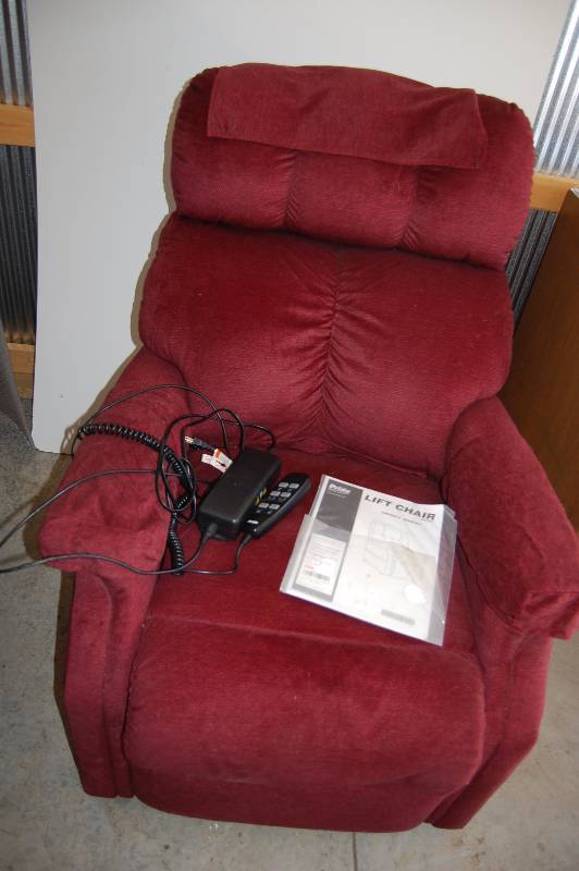 lot 465 image: Lift Chair