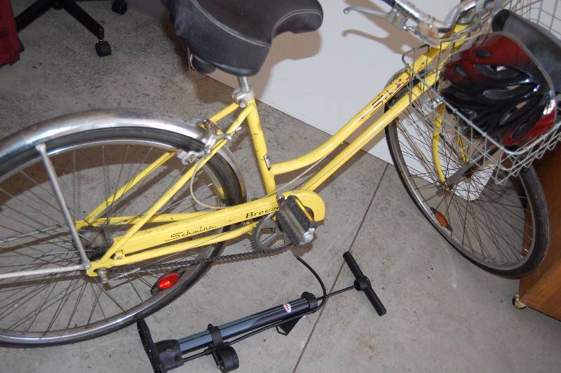 lot 467 image: Ladies Bike