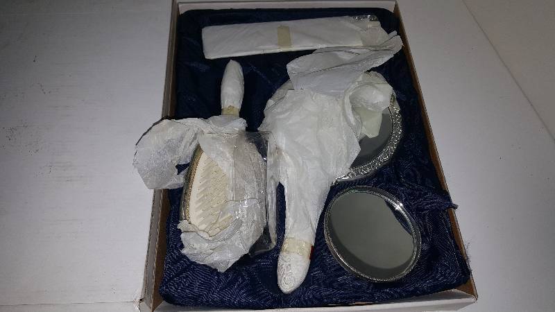 Silver Dresser setBathroom set