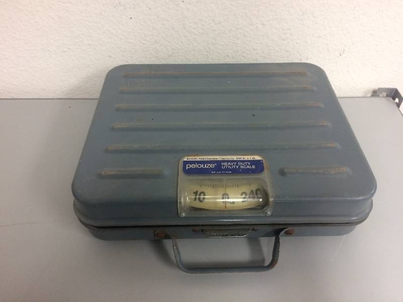 Vintage Pelouze Scale