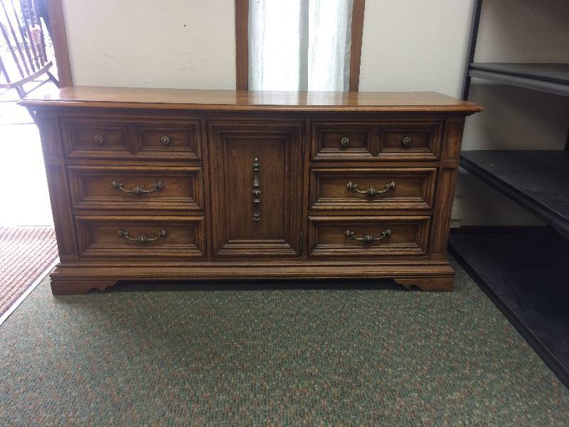 9 Drawer Dresser