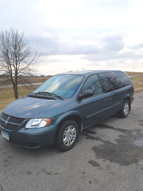 2005 Dodge Grand Caravan Stow Go White Feather Trading 168 K Bid