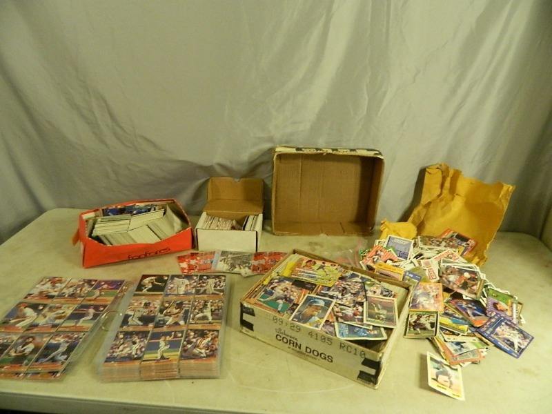 lot 8 image: Large Sports Card Collection
