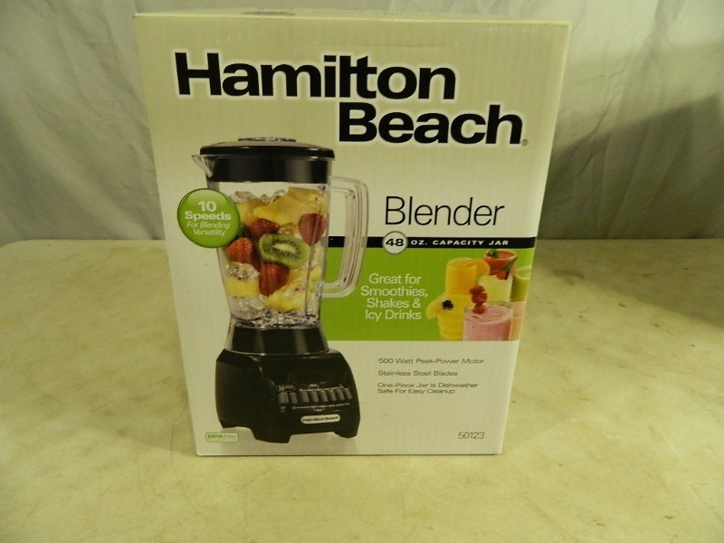 lot 13 image: New Hamilton Beach Blender