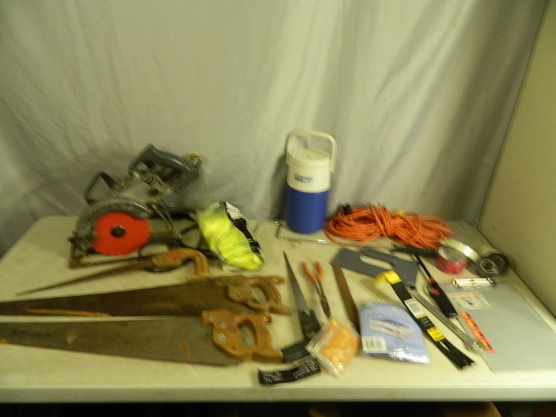 lot 57 image: Saws and Assorted Tools