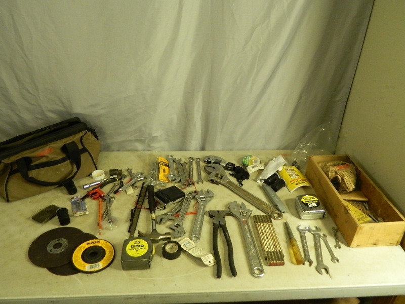 lot 59 image: Hand Tools and Hardware