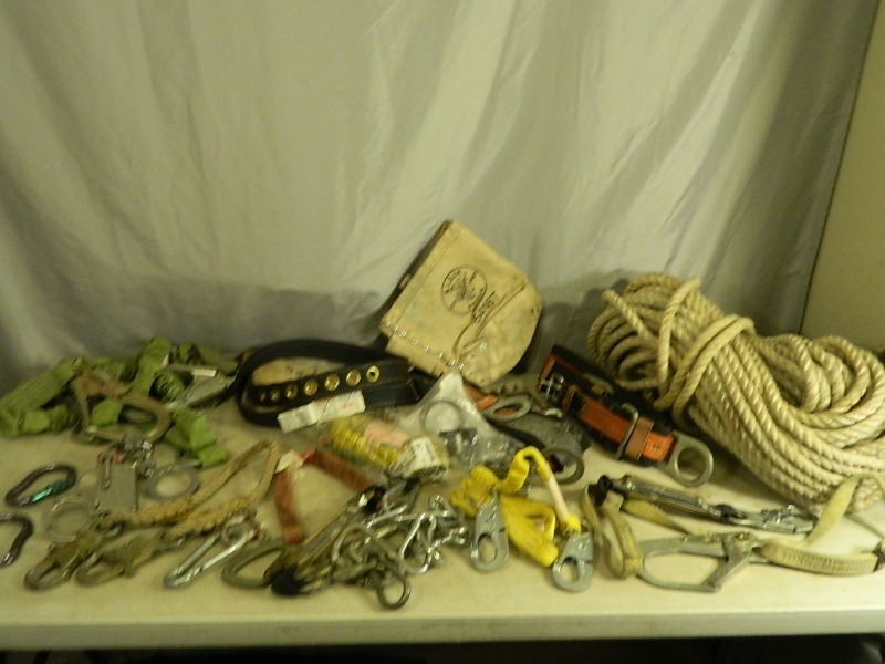lot 83 image: Fall Protection, Lanyards, Rope, Carabiners, Etc