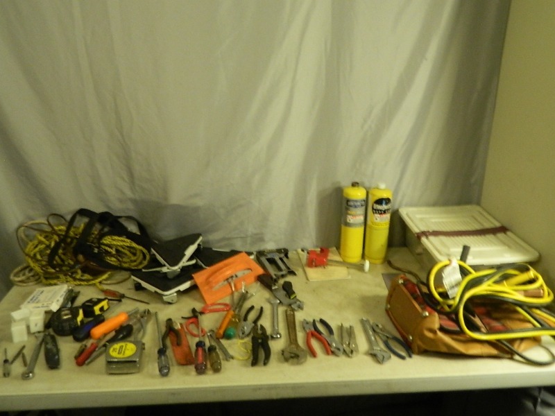lot 86 image: Tools, Jumper Cables, Etc