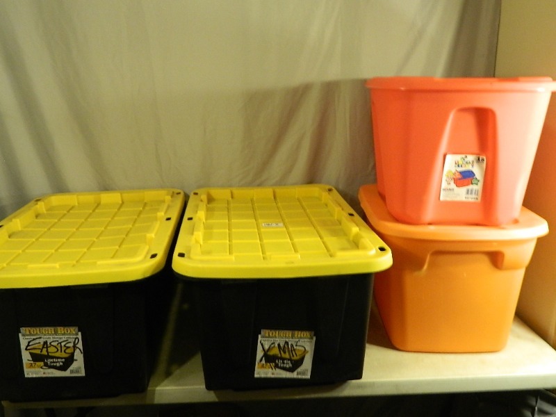 lot 91 image: 4 Totes with Lids