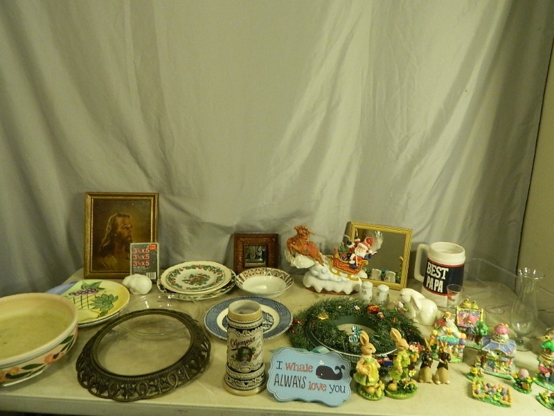 lot 117 image: Home Decor and More