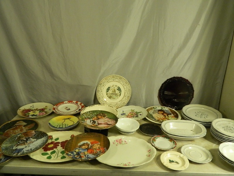lot 119 image: Collector Plates and More