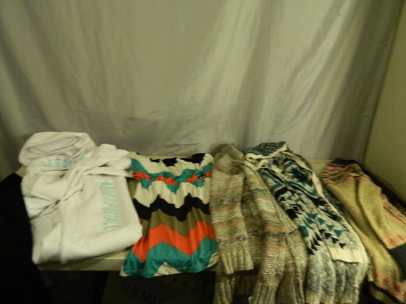 lot 127 image: Womens Clothing