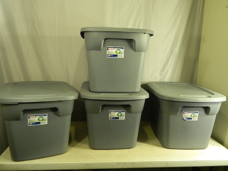 lot 131 image: 4 Matching Totes with Lids