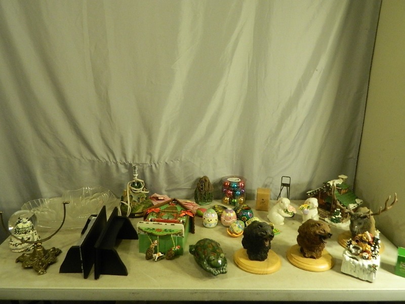 lot 135 image: Decor and More