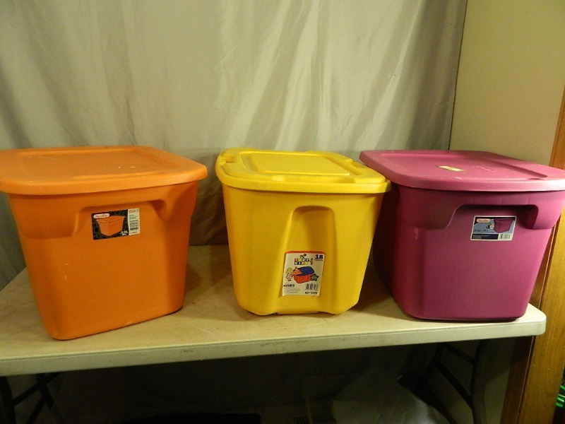 lot 147 image: 3 Totes with Lids